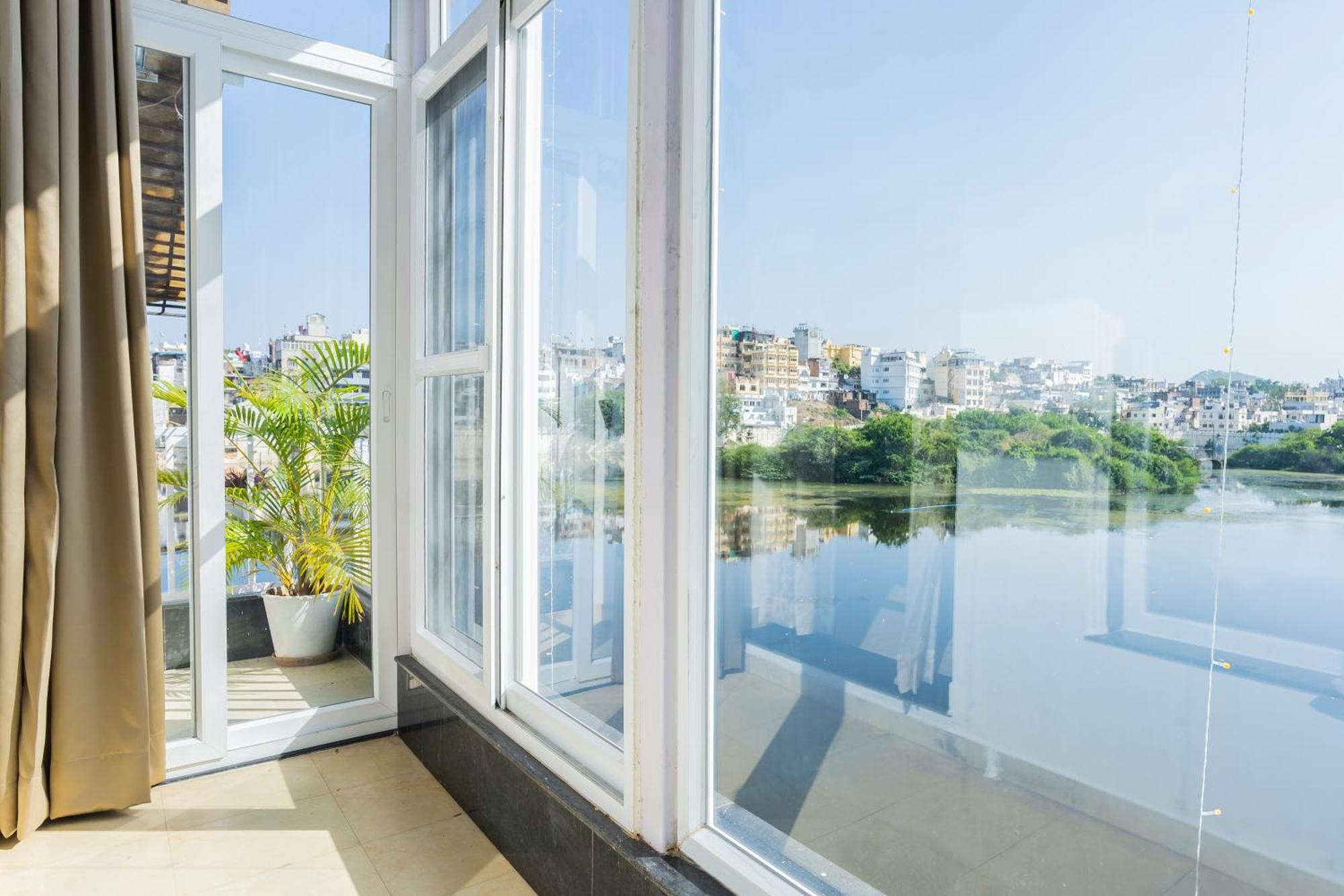 Natural Lake View Hotel Udajpur Exteriér fotografie
