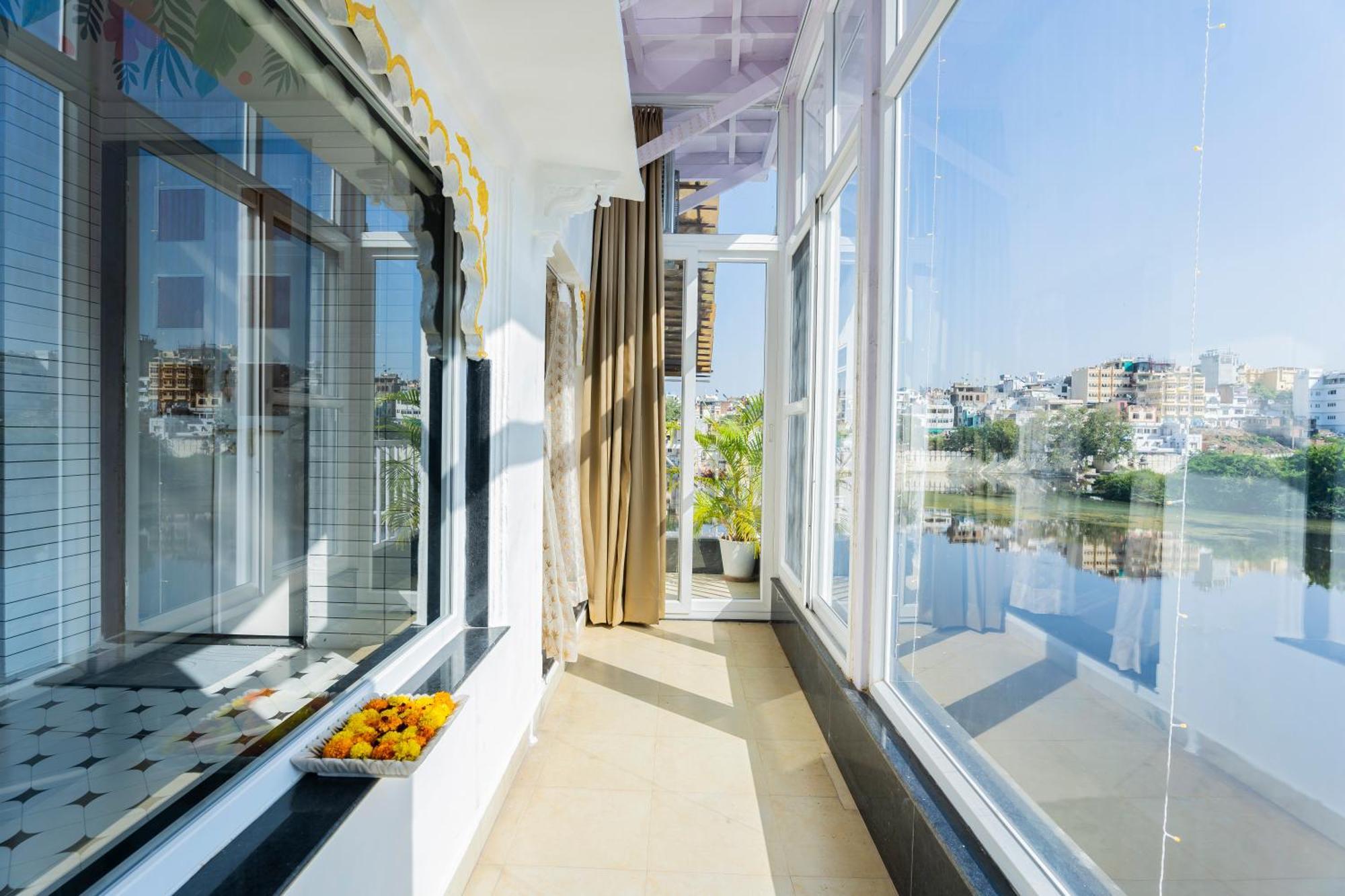 Natural Lake View Hotel Udajpur Exteriér fotografie